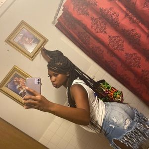 Meet your Posher, Larondra